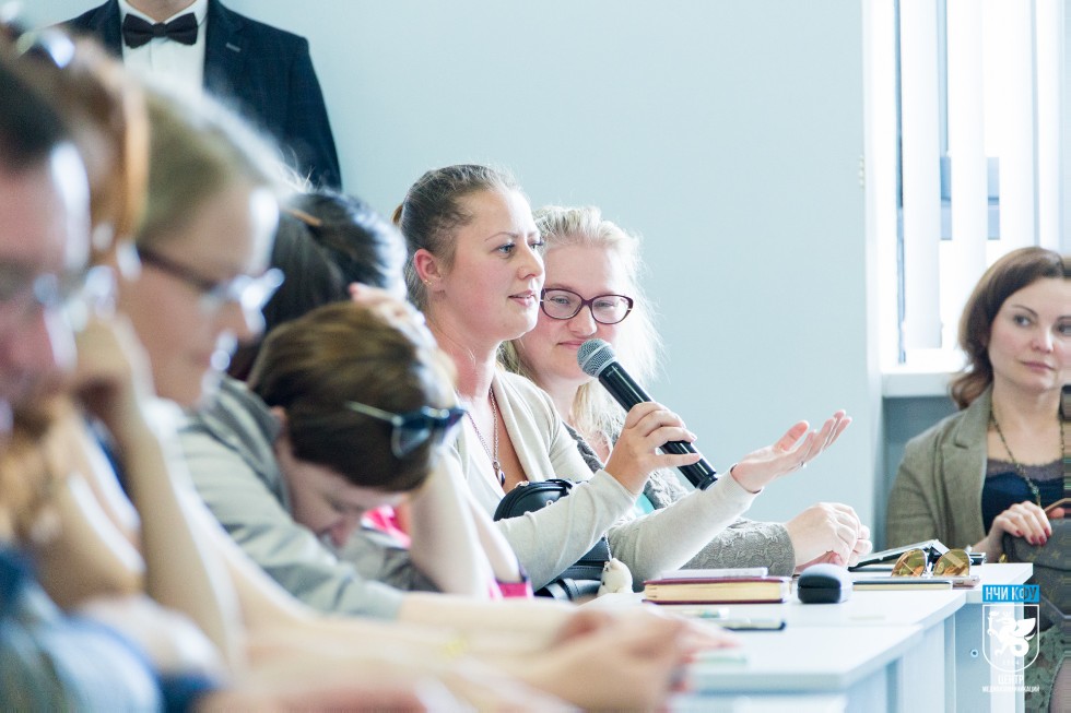 Андрей Максимов: 'Человек сам создаёт тот мир, в котором он живёт' Андрей Максимов: 'Человек сам создаёт тот мир, в котором он живёт'