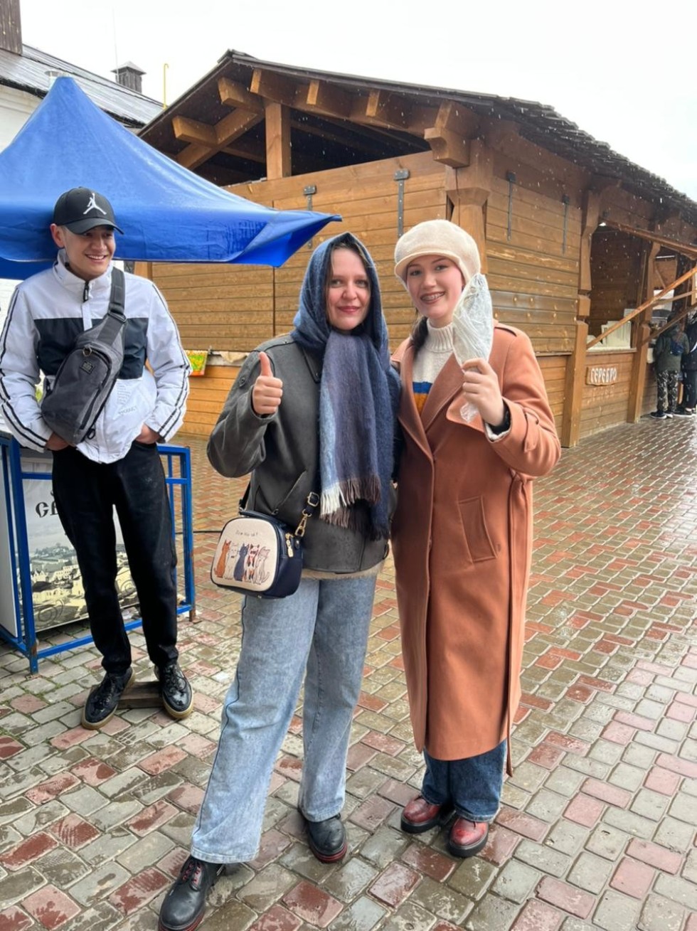 19 мая 2022 года студенты 2 курса совместно с доцентом Шабалиной С.А. 19 мая 2022 года студенты 2 курса совместно с доцентом Шабалиной С.А.