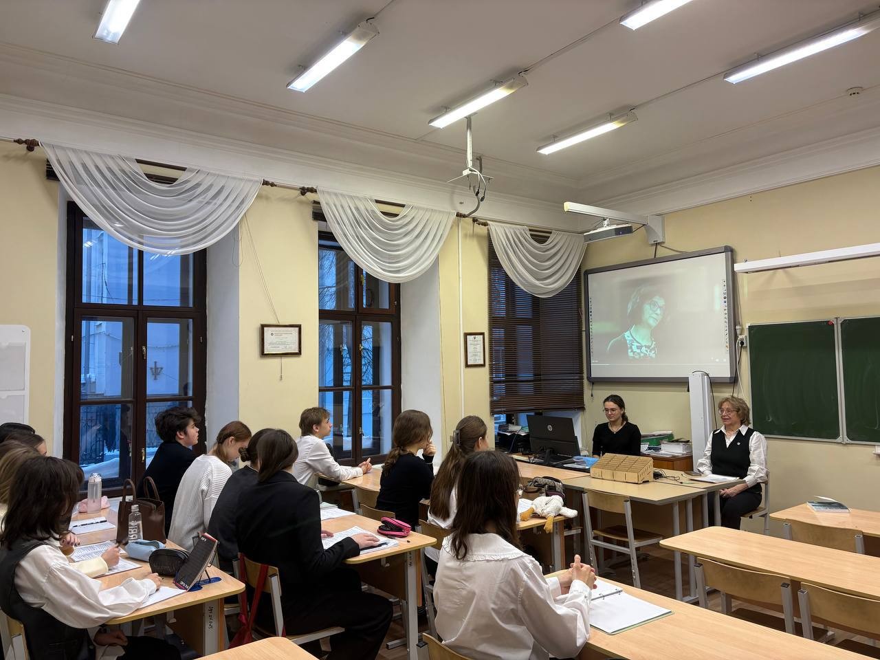 Разговоры о важном: 170 лет сквозь искусство Разговоры о важном: 170 лет сквозь искусство