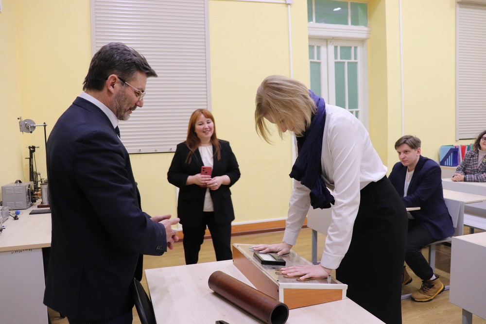 ��������� ������������� ������-������������ ����������� �� ��������� ������ � ��������������� �����������