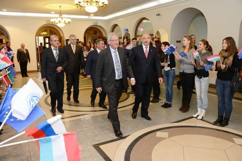 �������� - ������� ����������� ���-���� ����� ������� ��������� ����������� �����������