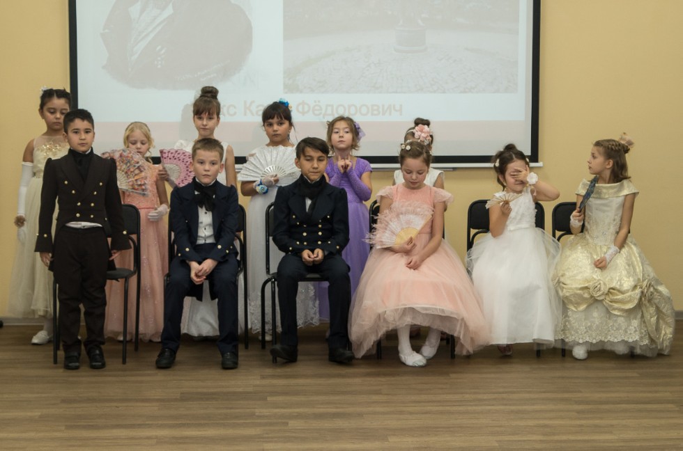 В детском театре КФУ 'Радуга' прошла премьера спектакля 'Россия мне раскрылась в тебе, Казанский университет!' В детском театре КФУ 'Радуга' прошла премьера спектакля 'Россия мне раскрылась в тебе, Казанский университет!'