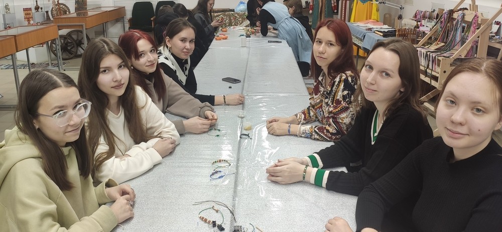 Студенты посетили музейный комплекс Елабуги Студенты посетили музейный комплекс Елабуги