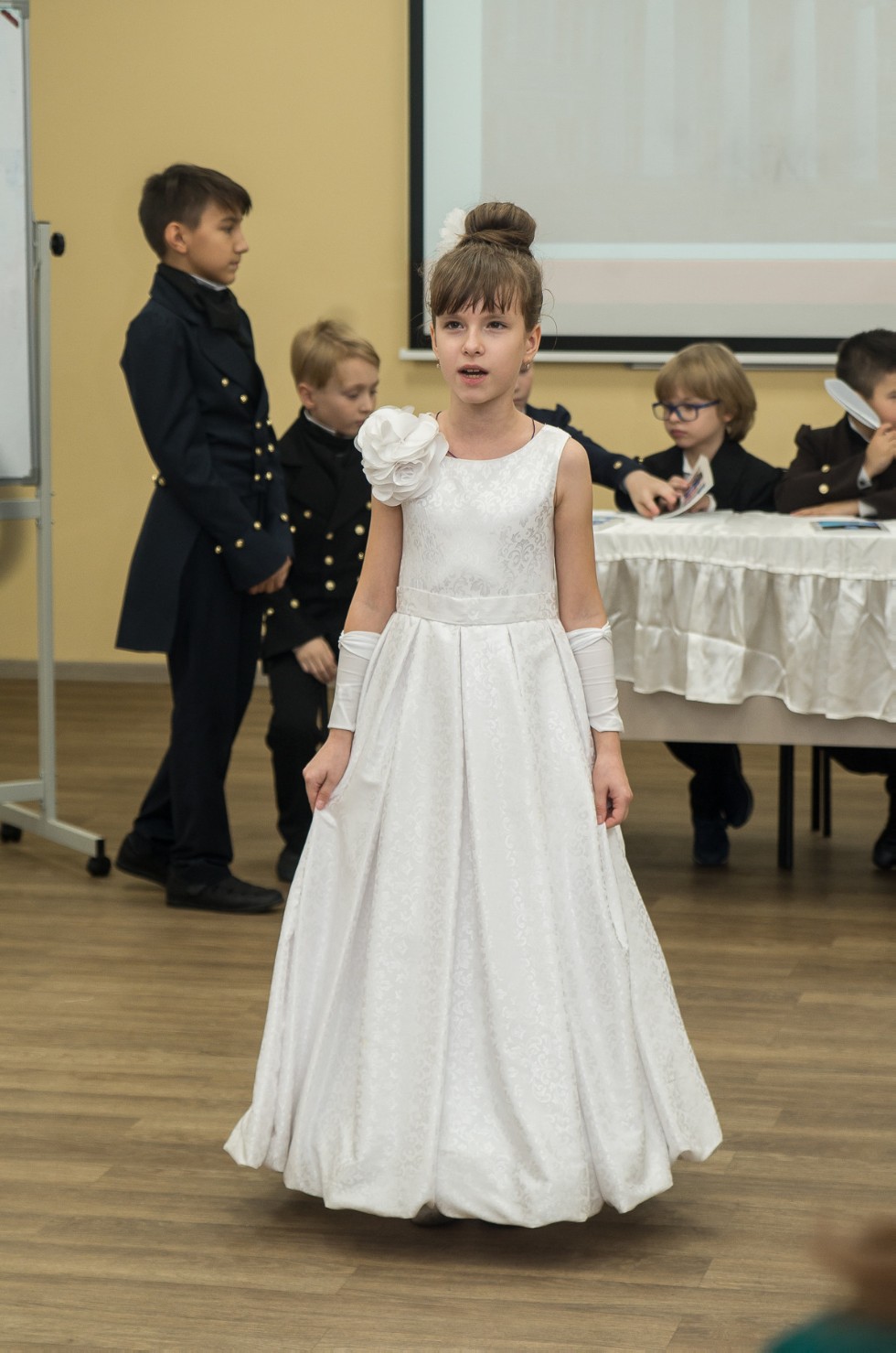 В детском театре КФУ 'Радуга' прошла премьера спектакля 'Россия мне раскрылась в тебе, Казанский университет!' В детском театре КФУ 'Радуга' прошла премьера спектакля 'Россия мне раскрылась в тебе, Казанский университет!'