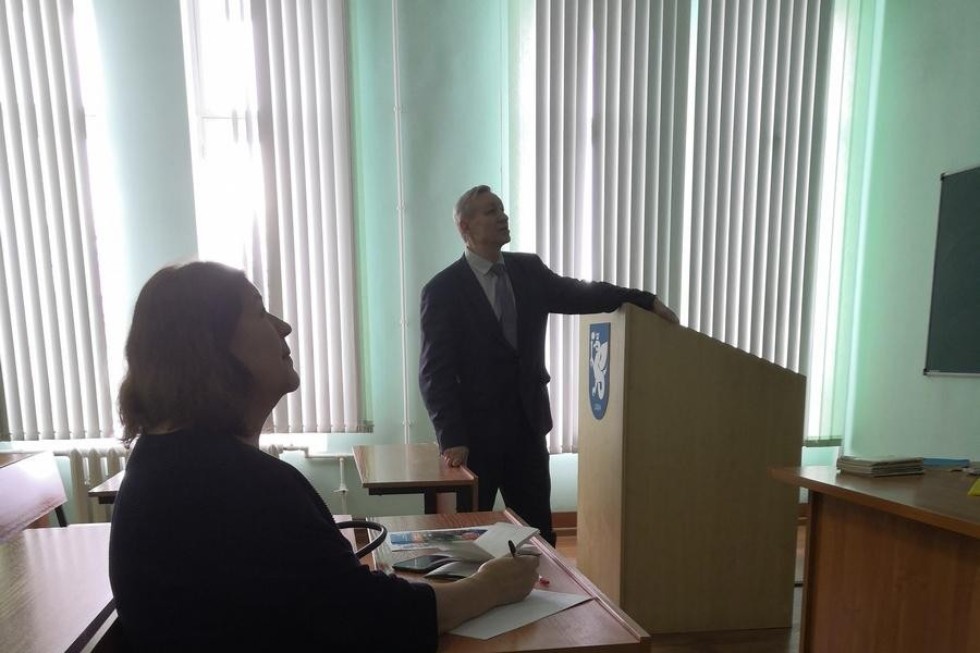 Обучая других, не забывай учиться сам Обучая других, не забывай учиться сам