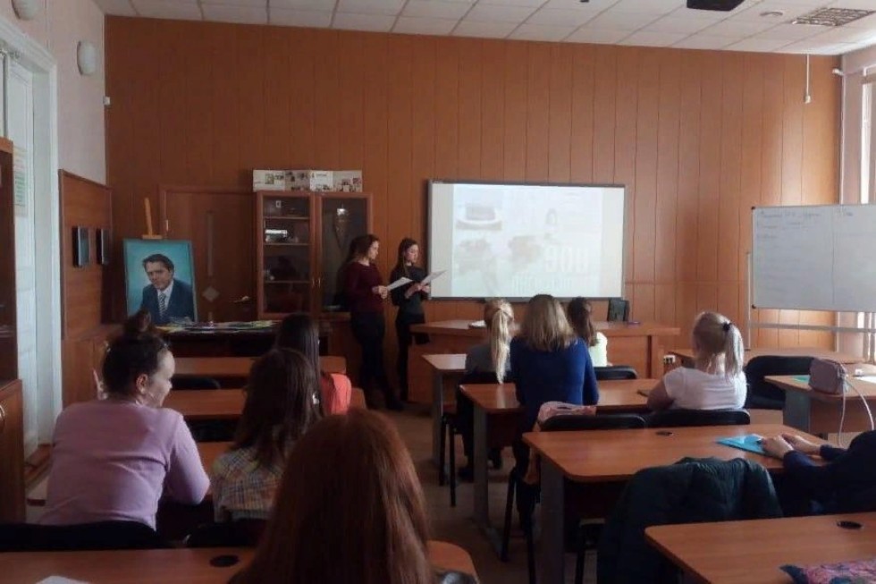 Вспомним и почтим трудовой и боевой подвиг советского народа в великой победе Вспомним и почтим трудовой и боевой подвиг советского народа в великой победе