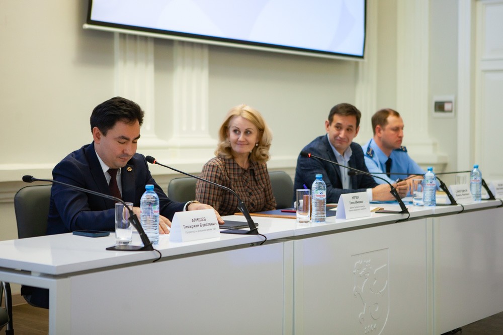 Прошла встреча с иностранными студентами с участием проректора по внешним связям КФУ Прошла встреча с иностранными студентами с участием проректора по внешним связям КФУ