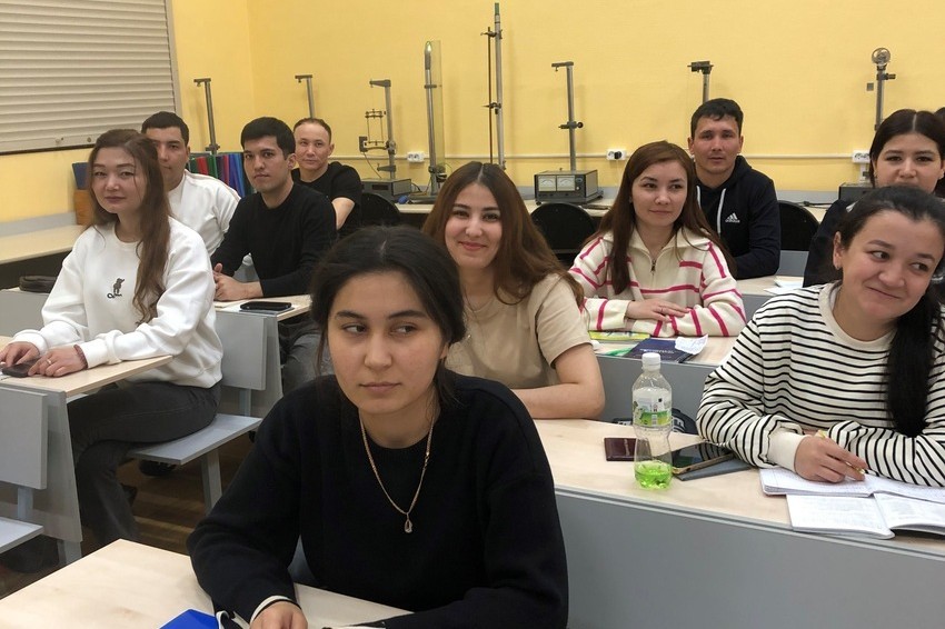 'Мы Первые': научно-популярная лекция ко Дню космонавтики прошла в Елабужском институте КФУ 'Мы Первые': научно-популярная лекция ко Дню космонавтики прошла в Елабужском институте КФУ