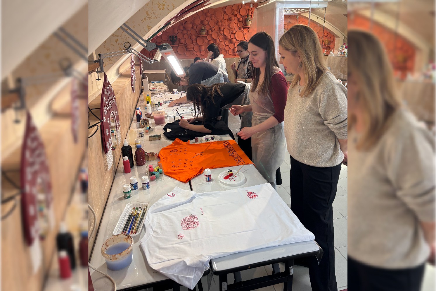 Студенты-лингвисты Елабужского института КФУ погрузились в мир народных традиций в Музее современного этноискусства Студенты-лингвисты Елабужского института КФУ погрузились в мир народных традиций в Музее современного этноискусства