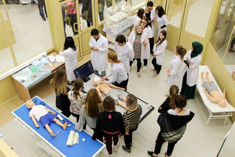 В КФУ провели медицинские квесты для лучших абитуриентов региона В КФУ провели медицинские квесты для лучших абитуриентов региона