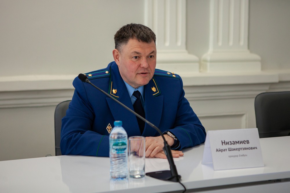 50 одиннадцатиклассников из городов Лисичанск и Рубежное прибыли в Елабугу 50 одиннадцатиклассников из городов Лисичанск и Рубежное прибыли в Елабугу