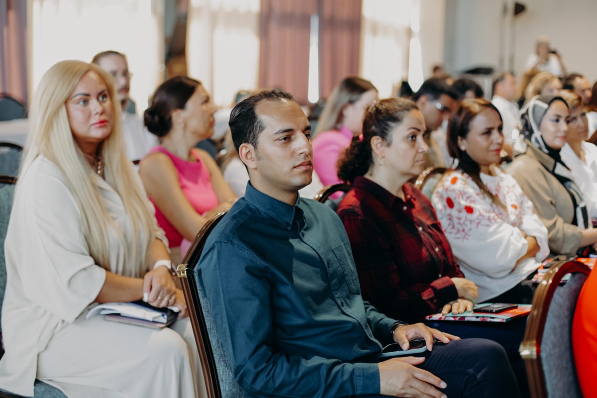 Студенты КФУ выступили переводчиками инфо-тура для туристических компаний из Ирана Студенты КФУ выступили переводчиками инфо-тура для туристических компаний из Ирана