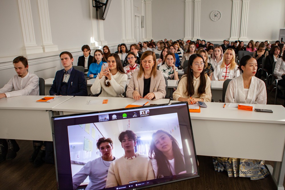 Состоялась российско-китайская студенческая научно-практическая конференция 'Наследие великих педагогов' Состоялась российско-китайская студенческая научно-практическая конференция 'Наследие великих педагогов'