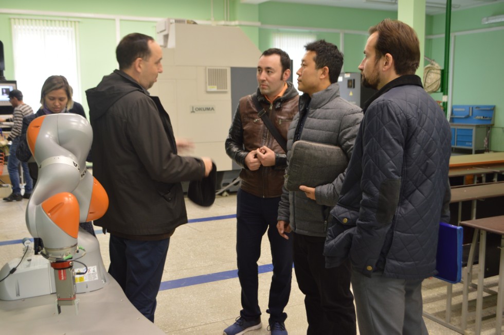 ��������� �������� WEIDONG CLOUD EDUCATION GROUP �������� ���������� �������� ���