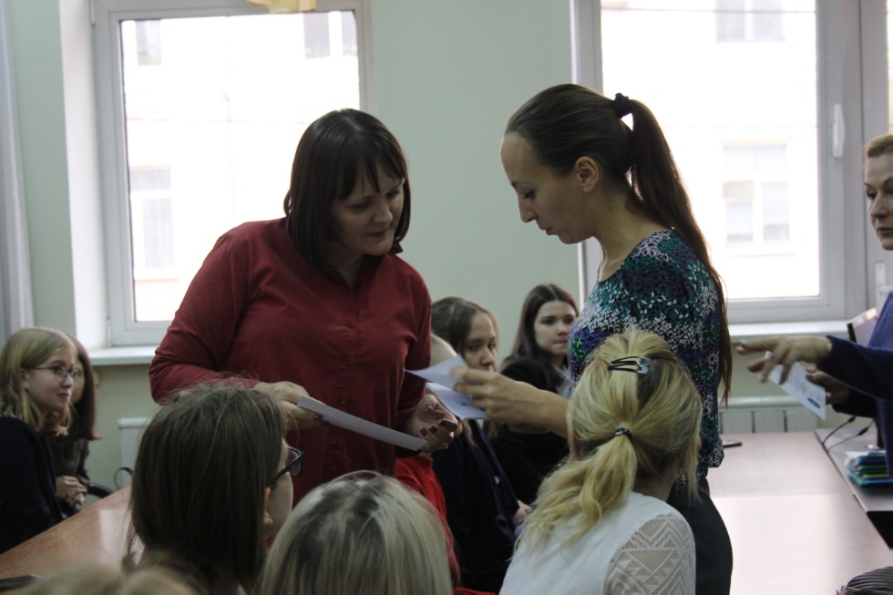 215 �����������