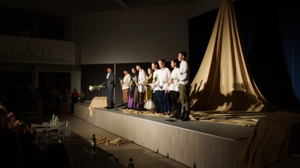 ����� ������ �� ������� ���� �������� '���������� �������' �� ������������� ������ '������'