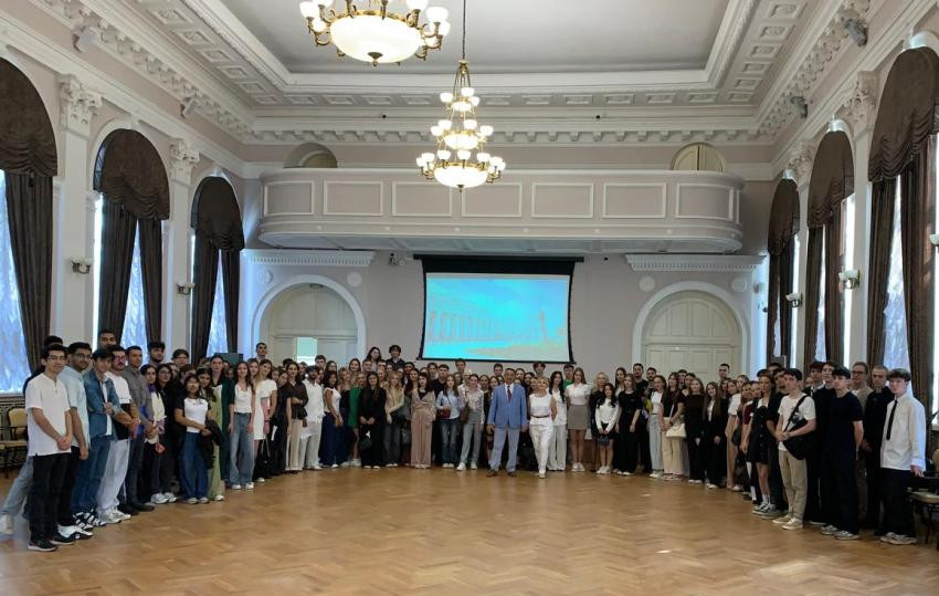 Поздравление с началом учебного года Поздравление с началом учебного года