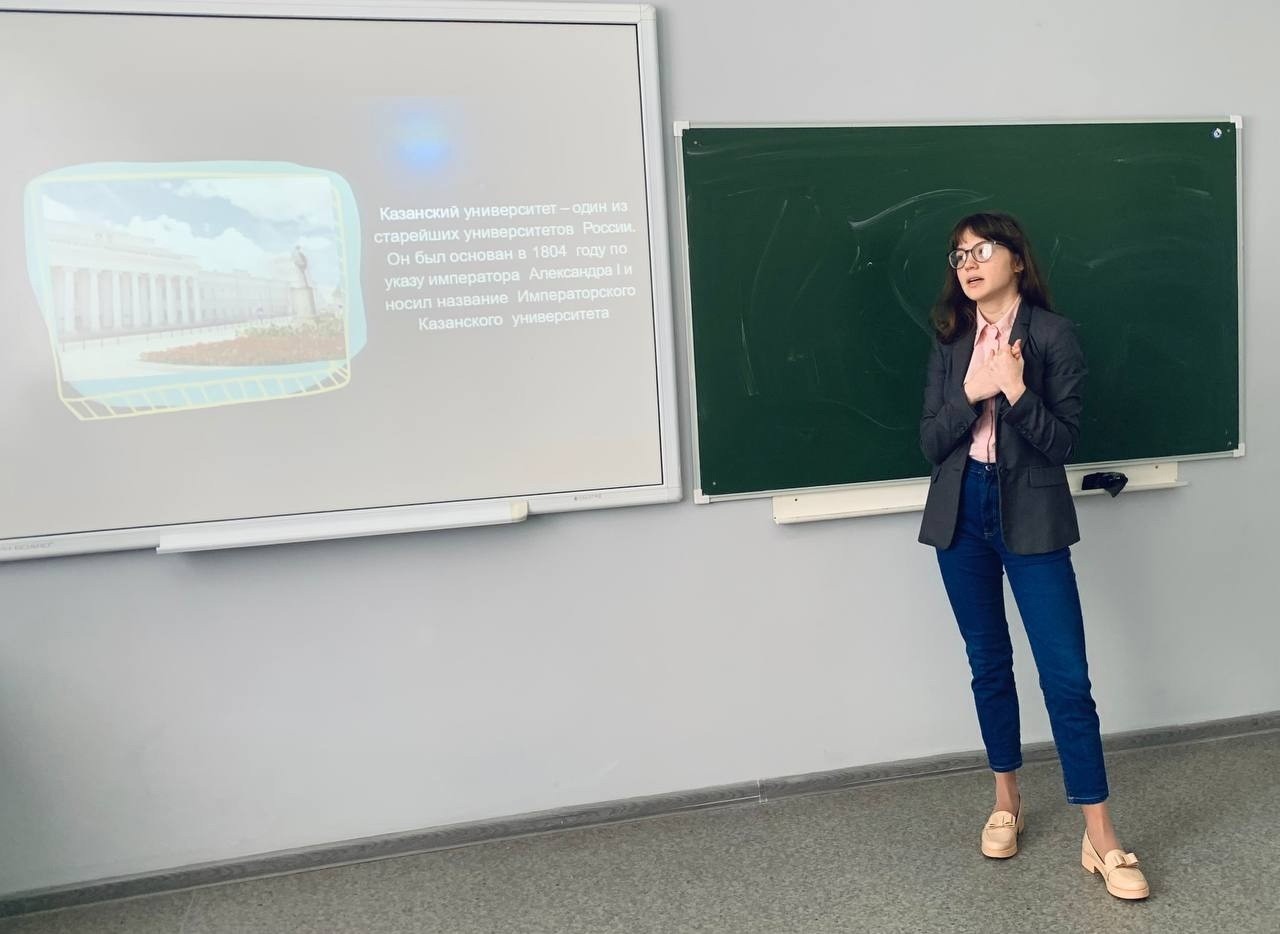 Студенты проводят профориентационную работу Студенты проводят профориентационную работу