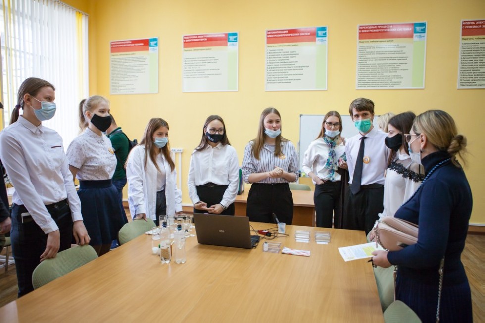 Ilshat Gafurov opened the presentation of Student Scientific Classes at the Elabuga Institute ,Yelabuga Institute