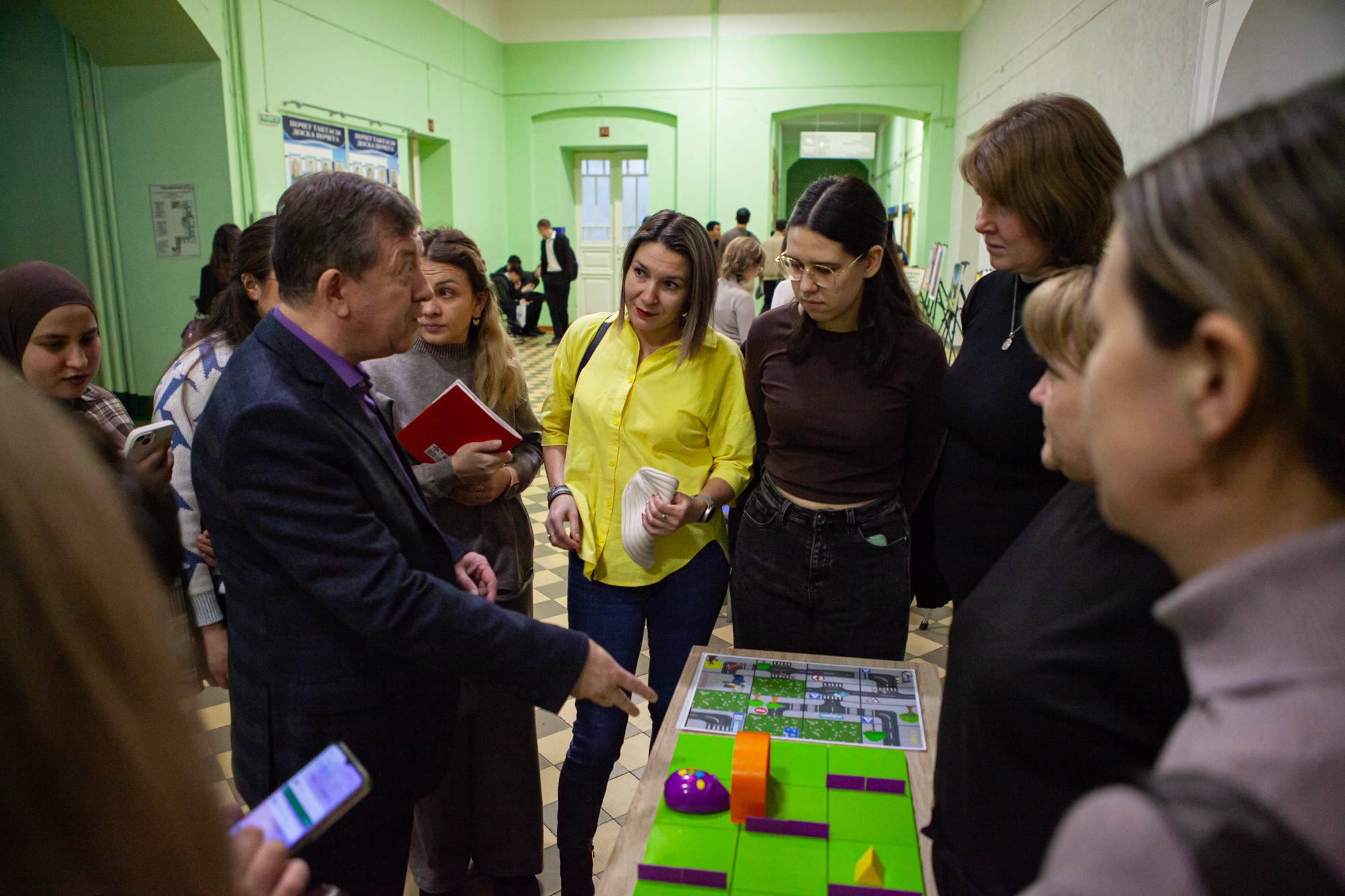 В Елабужском институте КФУ прошел День открытых дверей В Елабужском институте КФУ прошел День открытых дверей