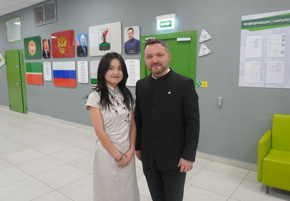 Преподаватели Елабужского института провели мастер-класс по китайской каллиграфии Преподаватели Елабужского института провели мастер-класс по китайской каллиграфии