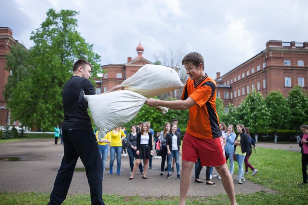 Молодежный Сабантуй отметили в Елабужском институте КФУ Молодежный Сабантуй отметили в Елабужском институте КФУ