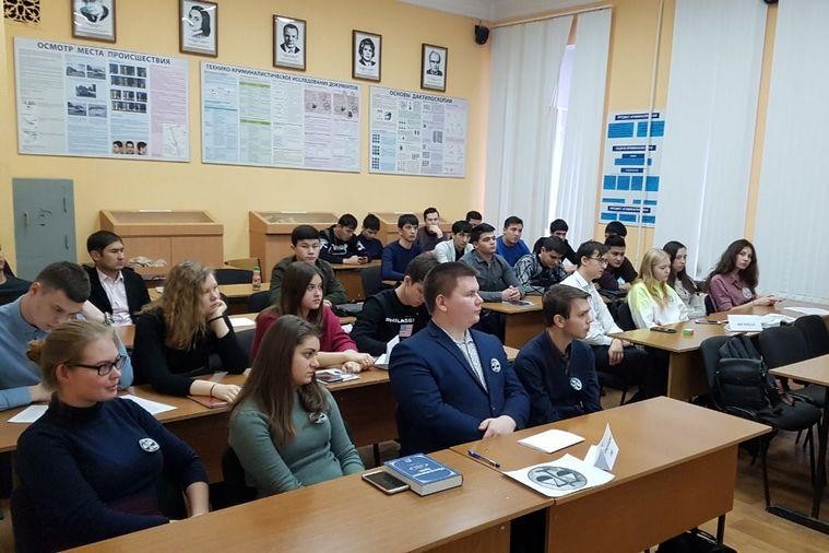 Студенты юридического факультета приняли участие в научном конкурсе-олимпиаде по международному праву Студенты юридического факультета приняли участие в научном конкурсе-олимпиаде по международному праву