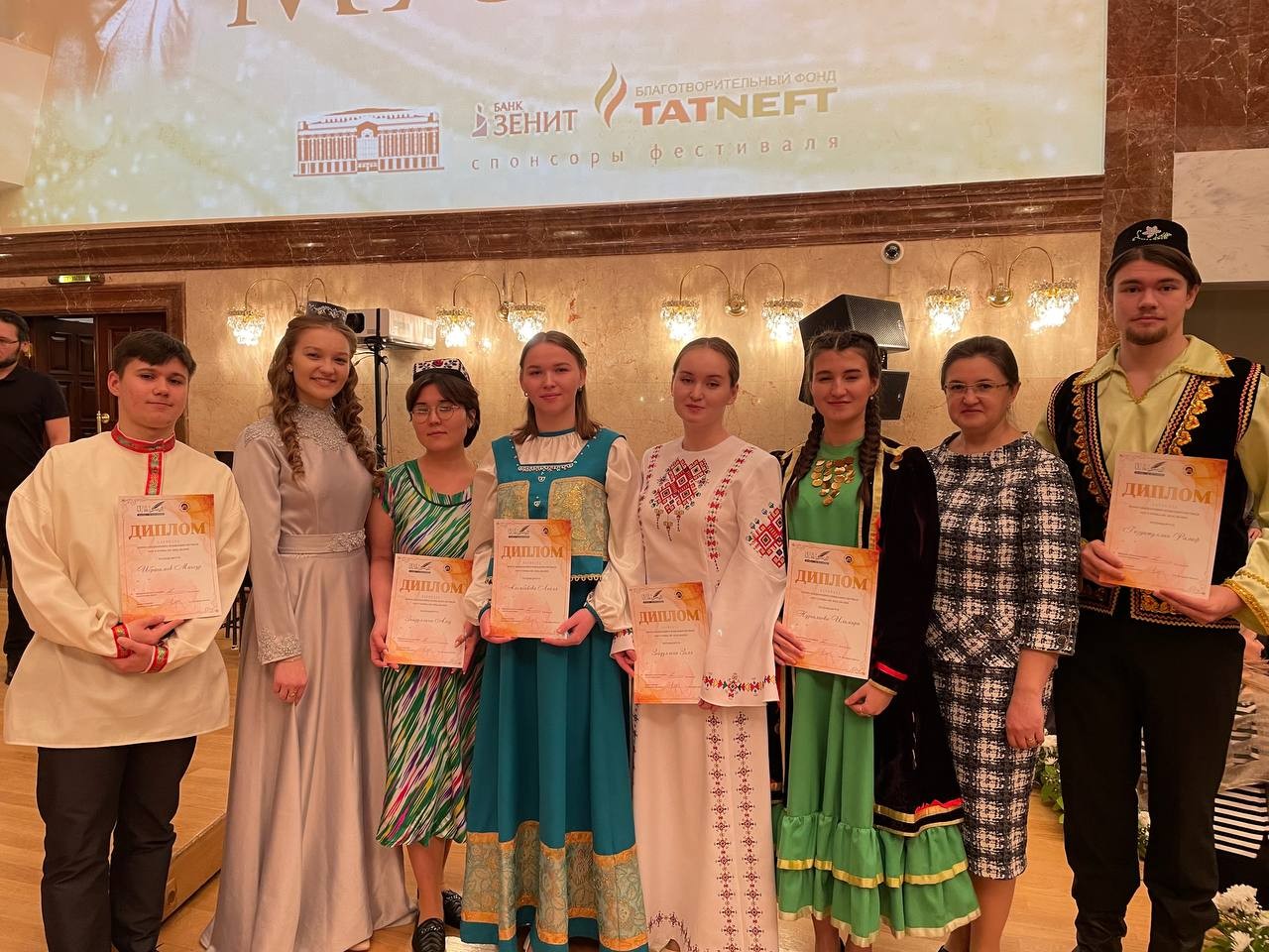 'Шигыремдәге чынлык, ут һәм сөю яшәвемнең бөтен мәгънәсе...' 'Шигыремдәге чынлык, ут һәм сөю яшәвемнең бөтен мәгънәсе...'