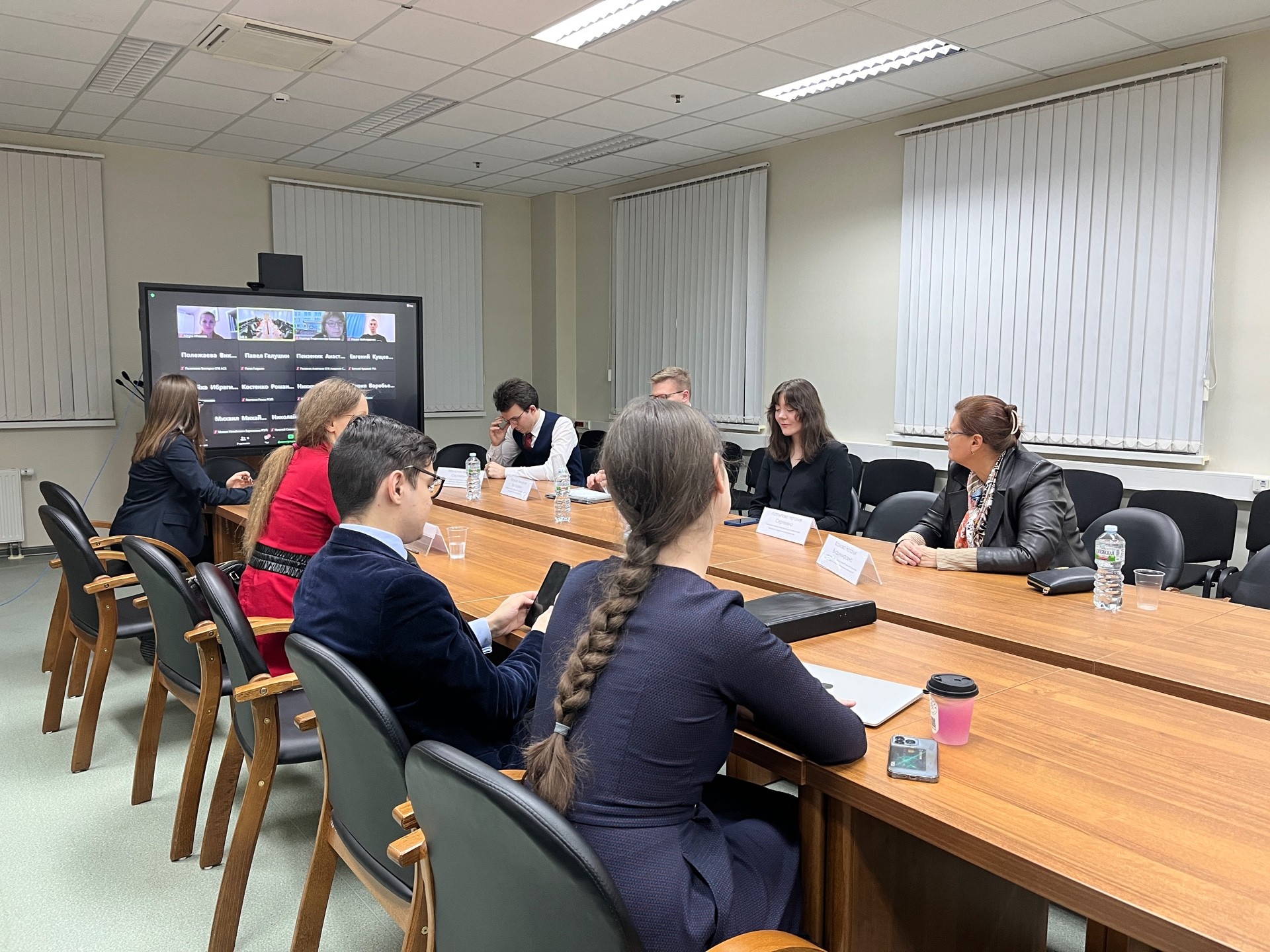 ��������� ������� ������������� ��� � ������������� �������������� ����� � �����������