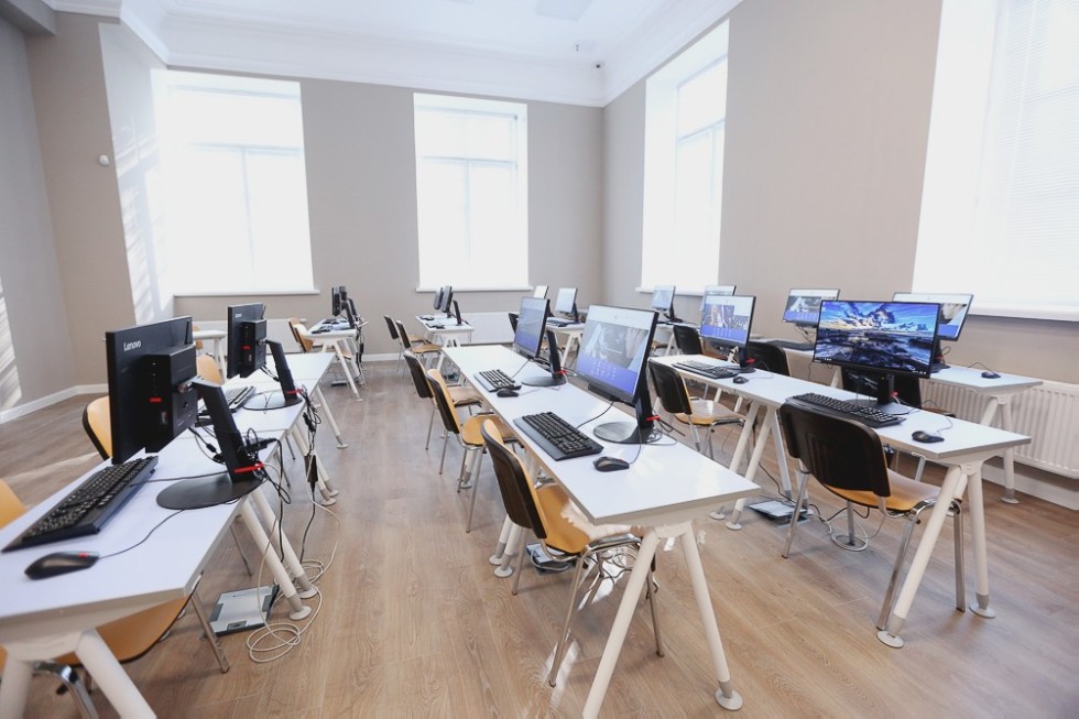 President of Tatarstan Rustam Minnikhanov Met with Medical Professionals in Renovated KFU Facilities