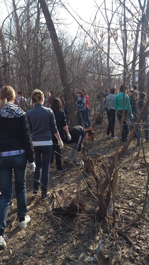 Институт экономики и финансов участвует в месячнике по уборке города. Институт экономики и финансов участвует в месячнике по уборке города.