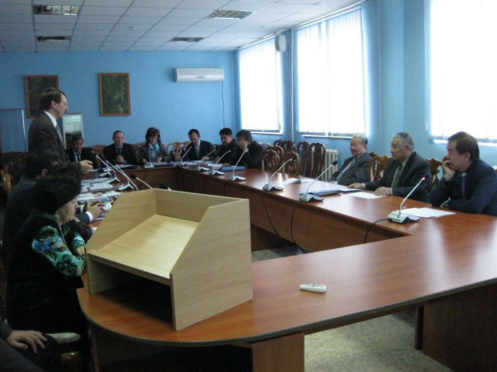 Директор филиала КФУ в г.Набережные Челны Анатолий Макаров ?почётный профессор Актюбинского государственного университета им. К.Жубанова Директор филиала КФУ в г.Набережные Челны Анатолий Макаров ?почётный профессор Актюбинского государственного университета им. К.Жубанова