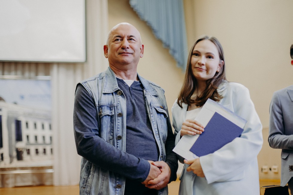 Состоялось торжественное вручение дипломов выпускникам бакалавриата по направлению Состоялось торжественное вручение дипломов выпускникам бакалавриата по направлению