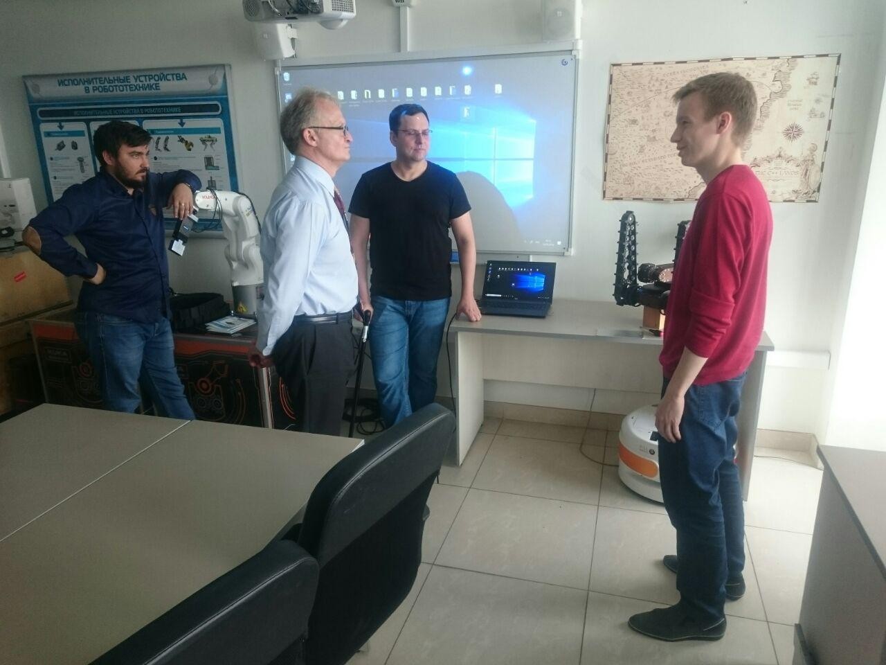 Professor from Germany visited the Laboratory of Intelligent Robotic Systems.