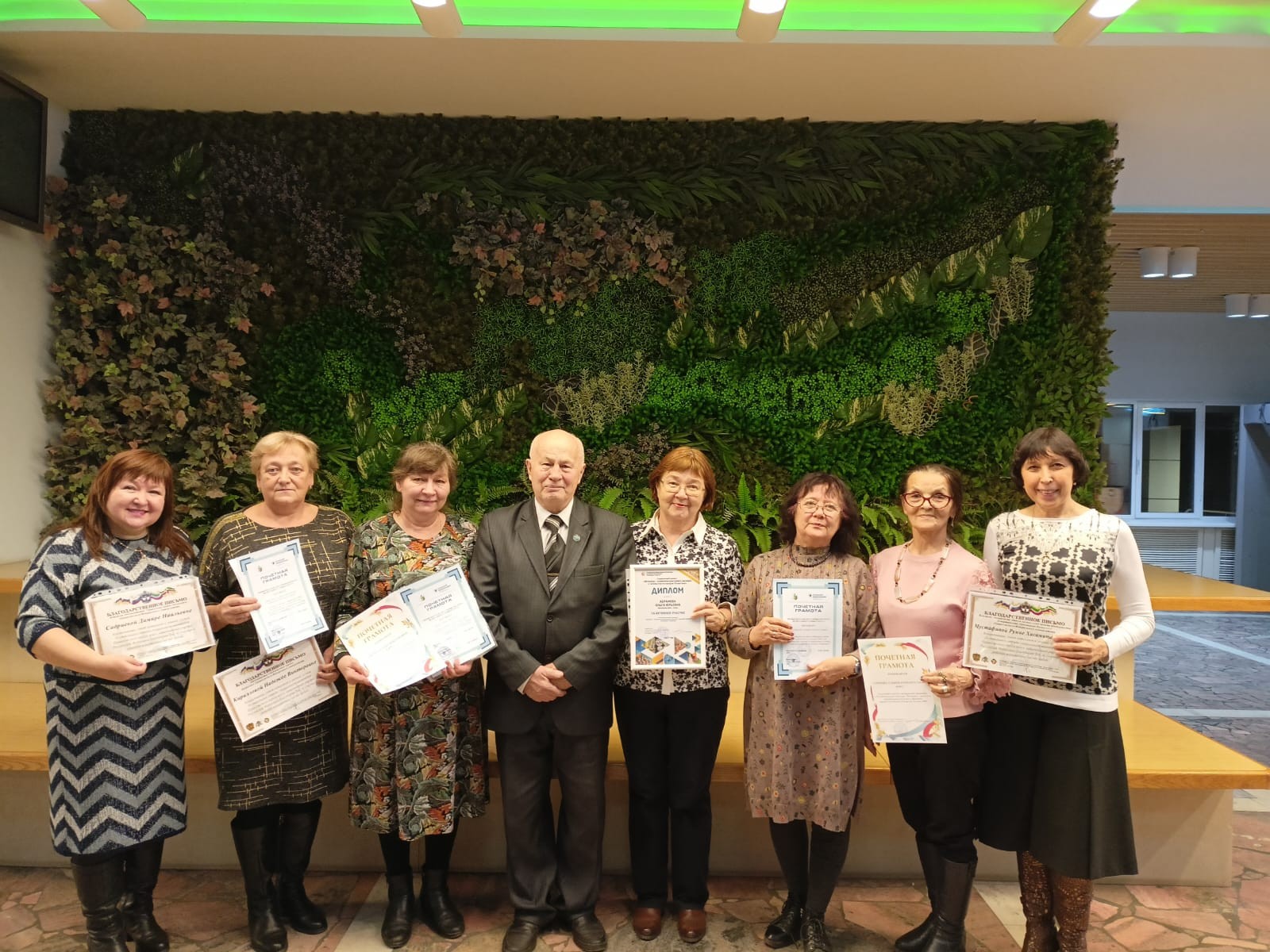 На заседании Профкома КФУ чествовали ветеранов На заседании Профкома КФУ чествовали ветеранов