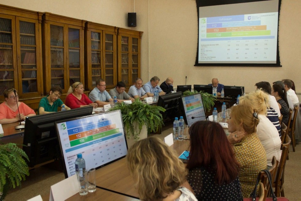 В Елабужском институте КФУ состоялось обсуждение дорожной карты вуза В Елабужском институте КФУ состоялось обсуждение дорожной карты вуза