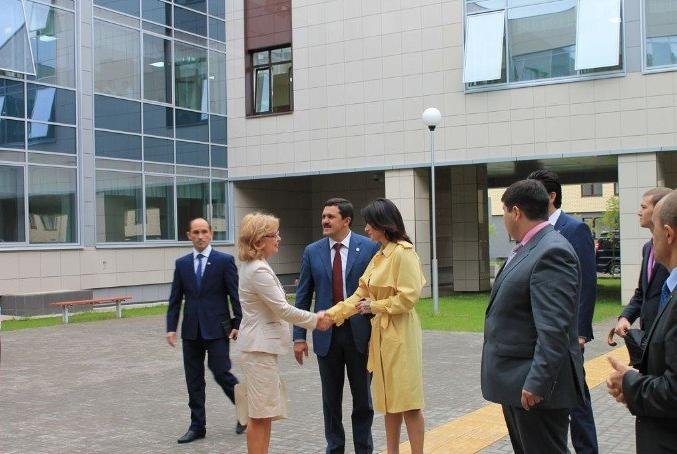 Tina Kandelaki in IT-Lyceum