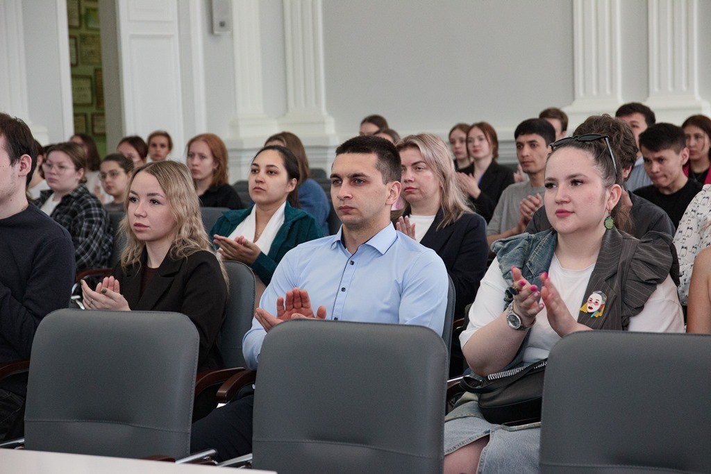 В Елабужском институте КФУ стартовали XII Стахеевские чтения В Елабужском институте КФУ стартовали XII Стахеевские чтения