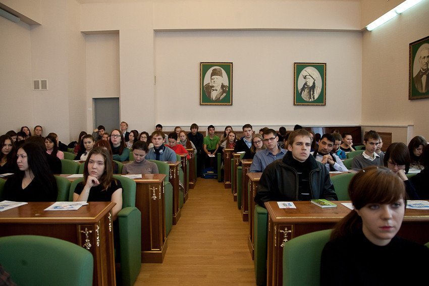 KFU students celebrate UNO day