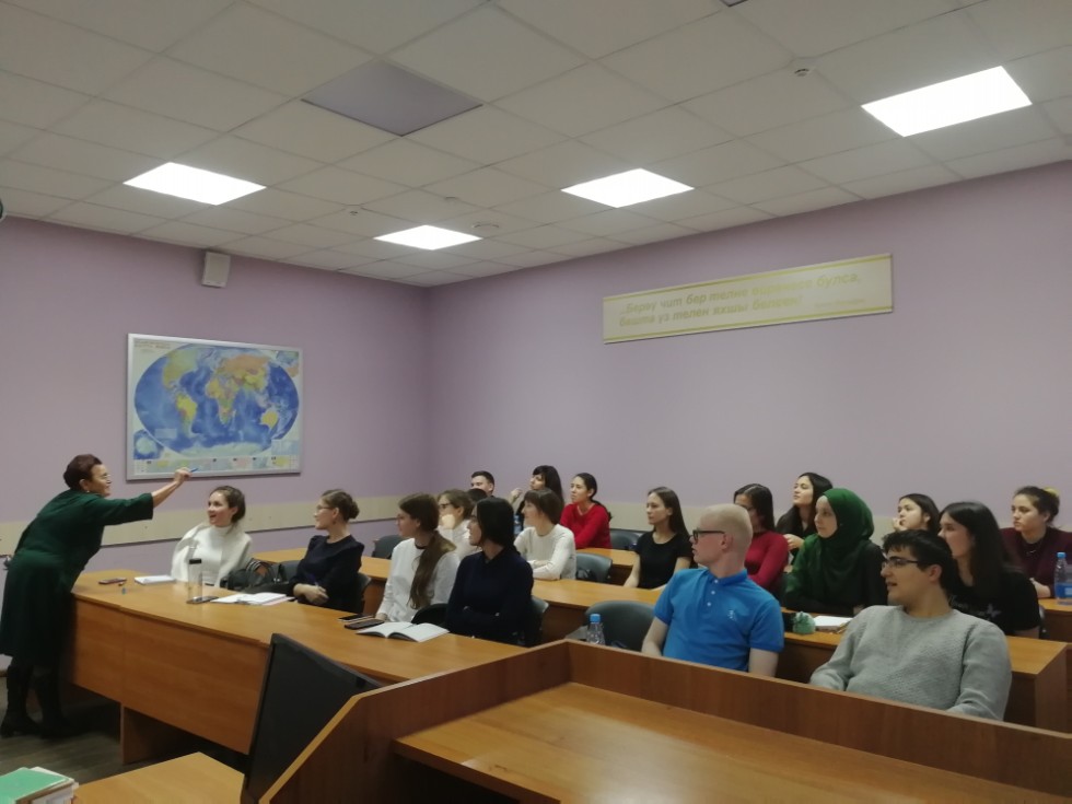 Тел галиме белән очрашу Тел галиме белән очрашу