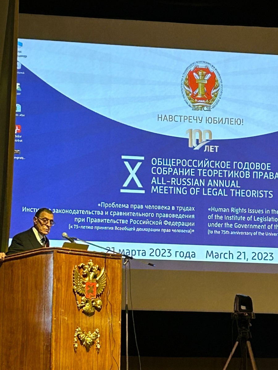 ����������e �������e ���������� �����