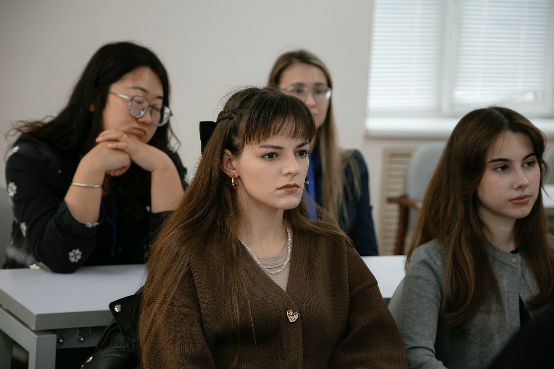 ������-�����