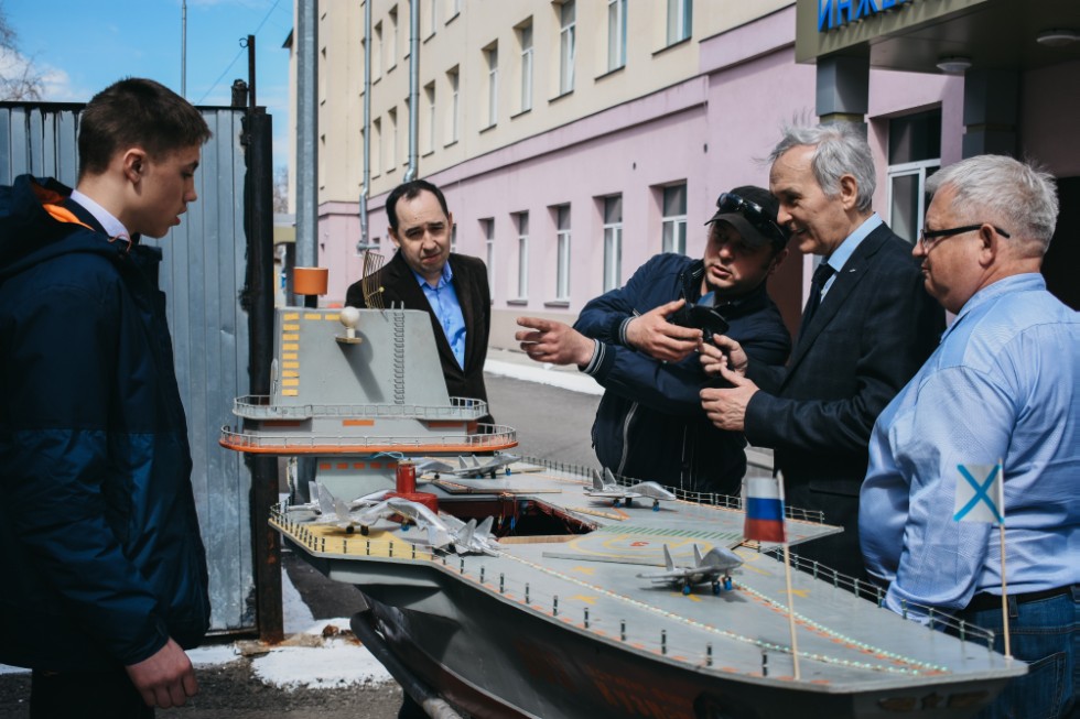 ����� ��������� ���� ������������� 