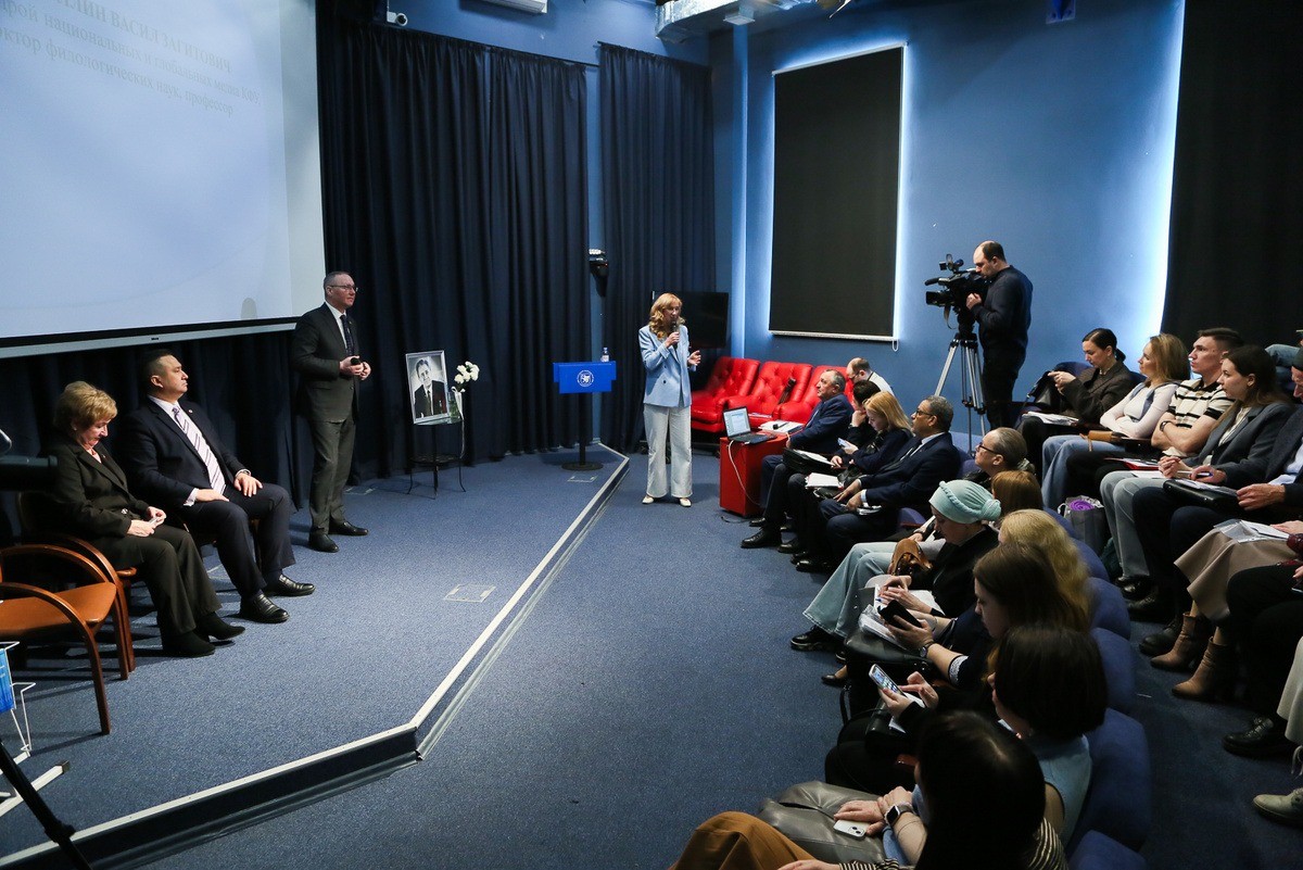 В память о профессоре, наставнике, друге.В высшей школе журналистики и медиакоммуникаций КФУ прошли ежегодные В память о профессоре, наставнике, друге.В высшей школе журналистики и медиакоммуникаций КФУ прошли ежегодные