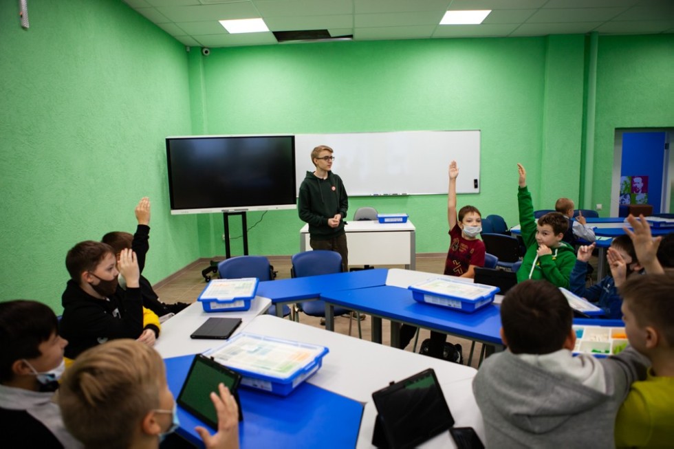 ����������