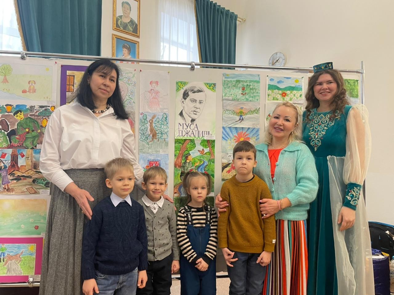 В центре Института Каюма Насыри в г. Ульяновске прошел информационный час 'Гомерем минем моңлы бер җыр иде, үлемем дә яңгырар җыр булып' В центре Института Каюма Насыри в г. Ульяновске прошел информационный час 'Гомерем минем моңлы бер җыр иде, үлемем дә яңгырар җыр булып'