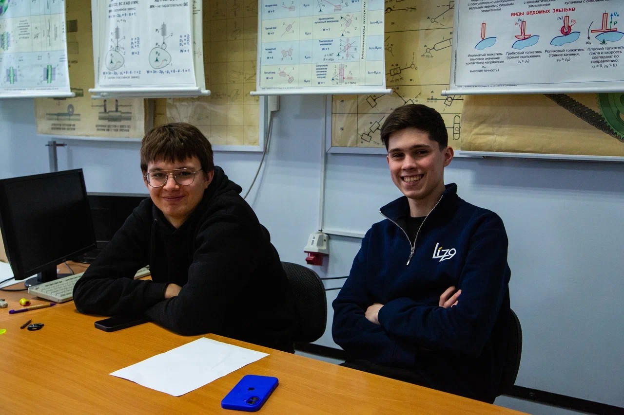 Студенты НЧИ КФУ сразились в 'Научных боях' Студенты НЧИ КФУ сразились в 'Научных боях'