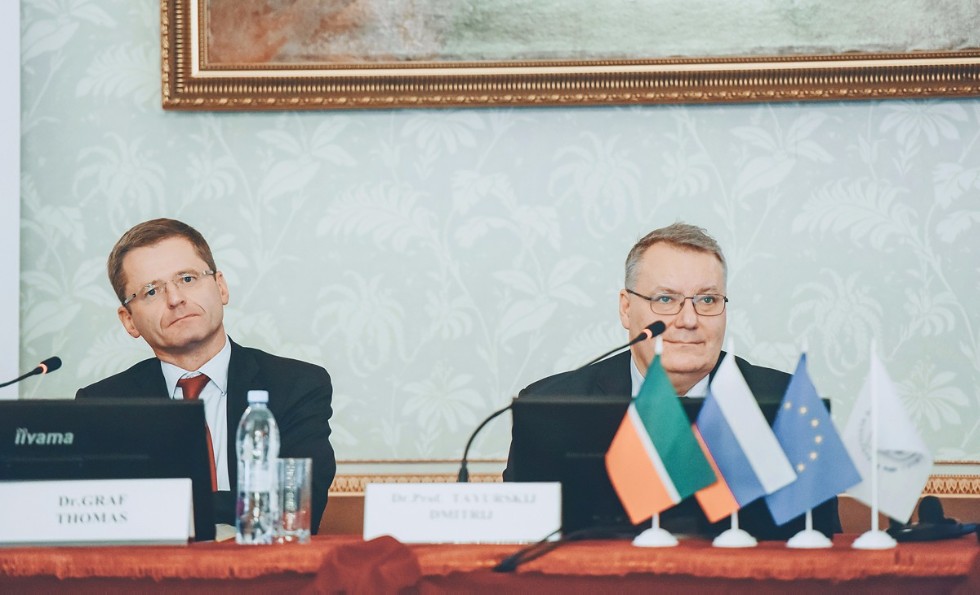 � ��������� ����������� ������������ � 09.12.2016 �� 11.12.2016 ������ ������ �������� '����������� � �������'.