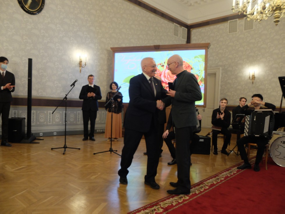 ����������� ����� ������ 8 �����.