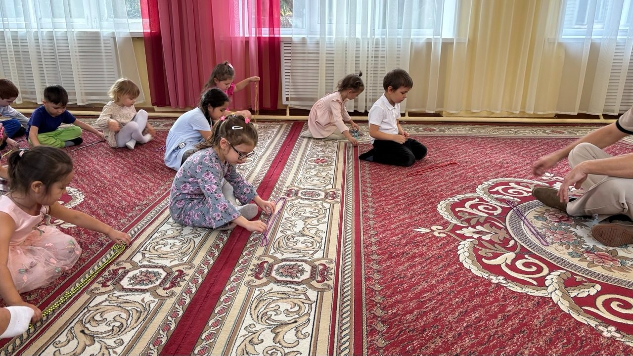 Студенты 17.1-419 группы на практическом занятии в МБДОУ №311 г. Казани Студенты 17.1-419 группы на практическом занятии в МБДОУ №311 г. Казани